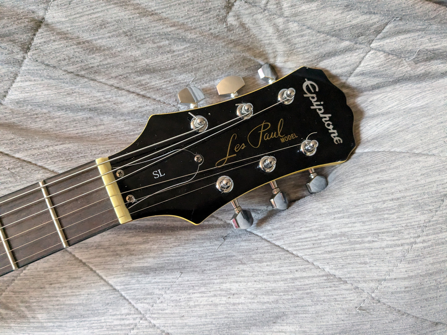 "The Vault Dweller" Custom Epiphone Melody Maker E1